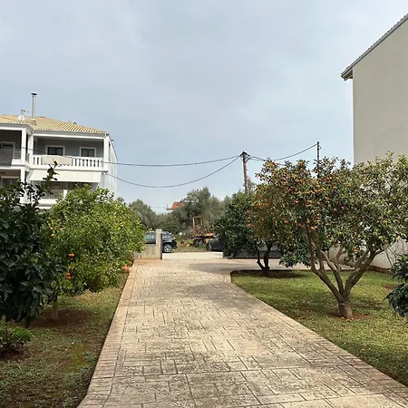 Michael - Private Parking Apartment *