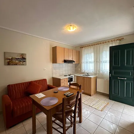 Michael - Private Parking Apartment Lefkada City