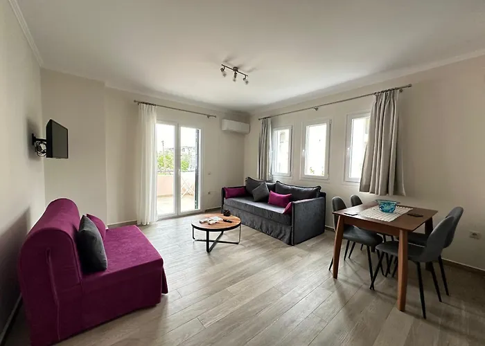 Michael - Private Parking Apartment Lefkada City